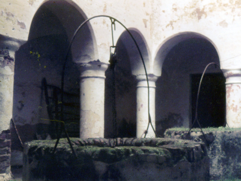 claustro monasterio rocamador